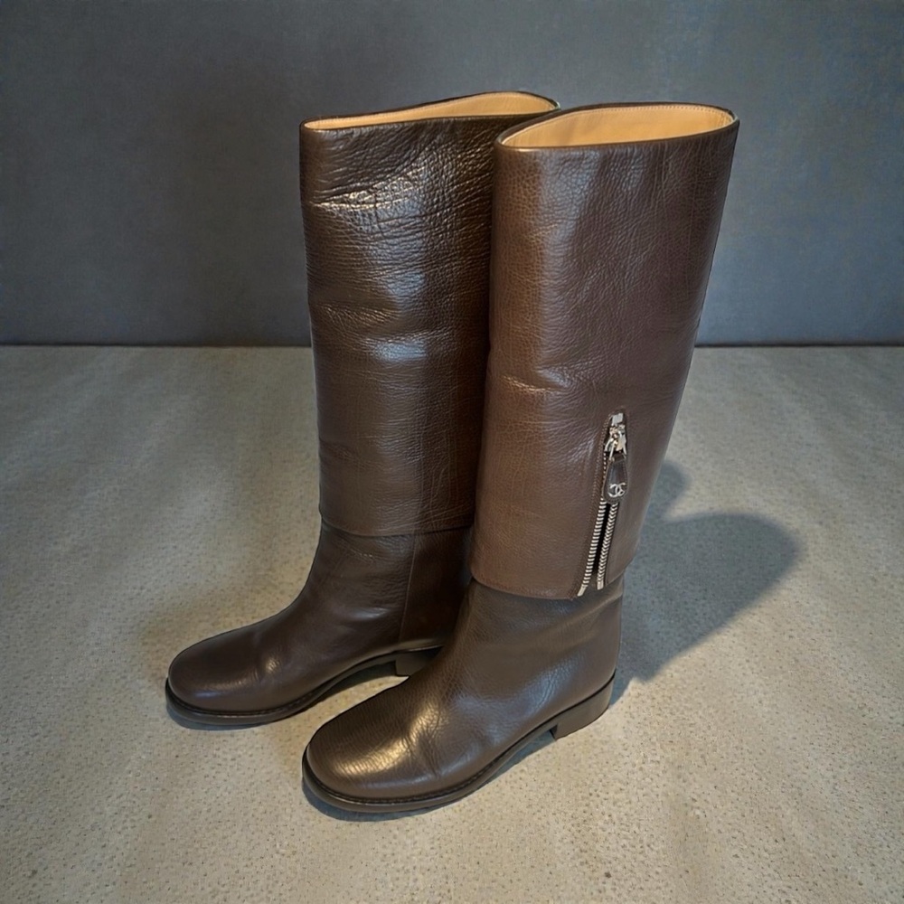 Chanel brown leather boots, sz 36.5 - Picture 3 of 11